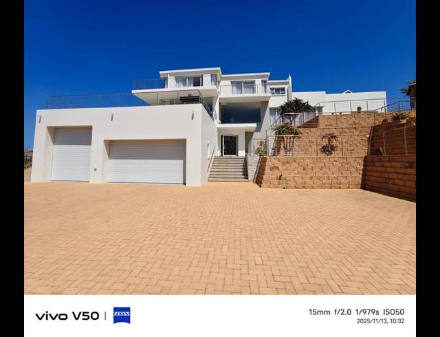4 BEDROOM HOUSE FOR SALE IN HARTENBOS HEUWELS